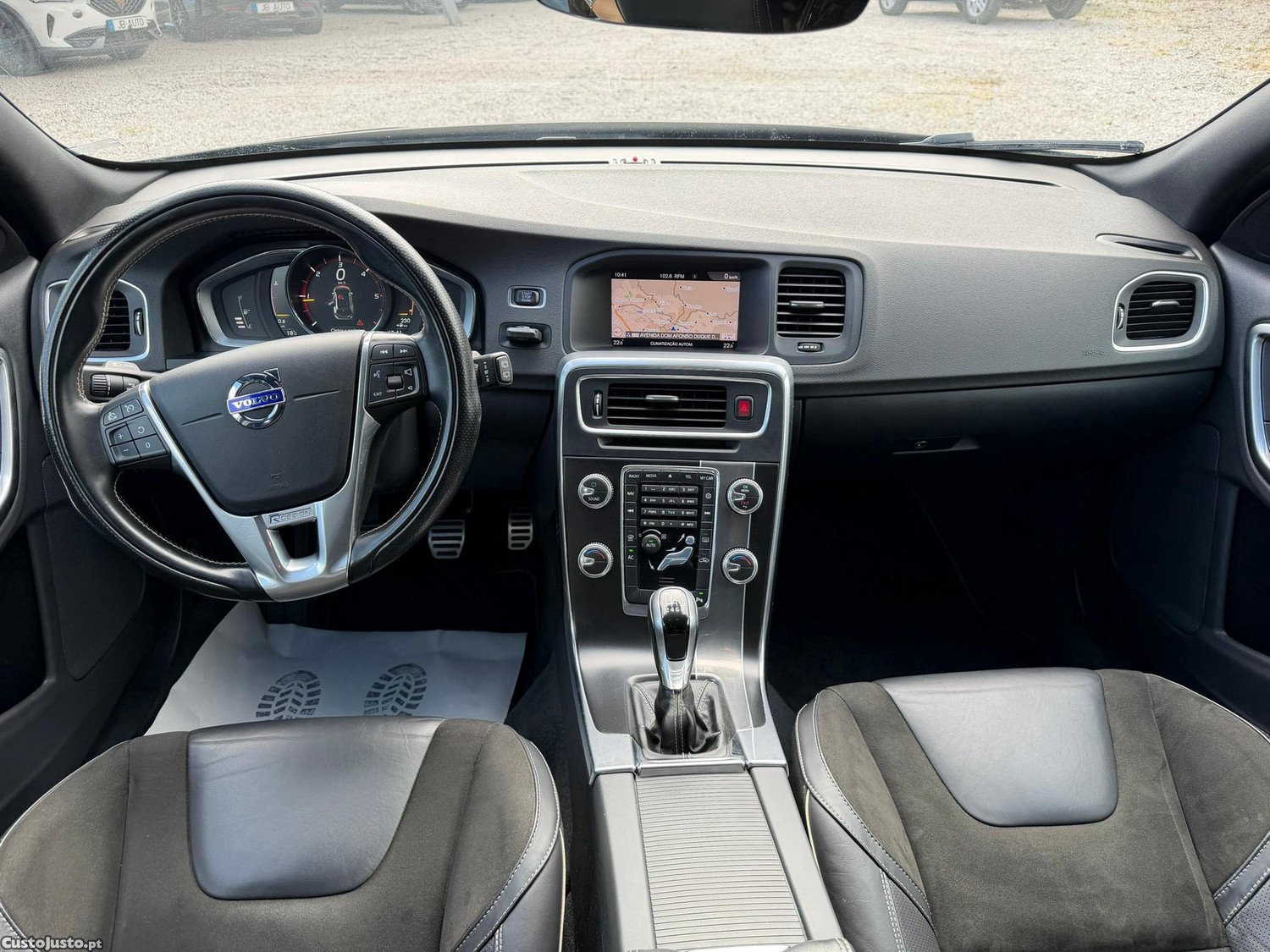 Volvo V60 2.0 D3 R-Design — fotografia 9