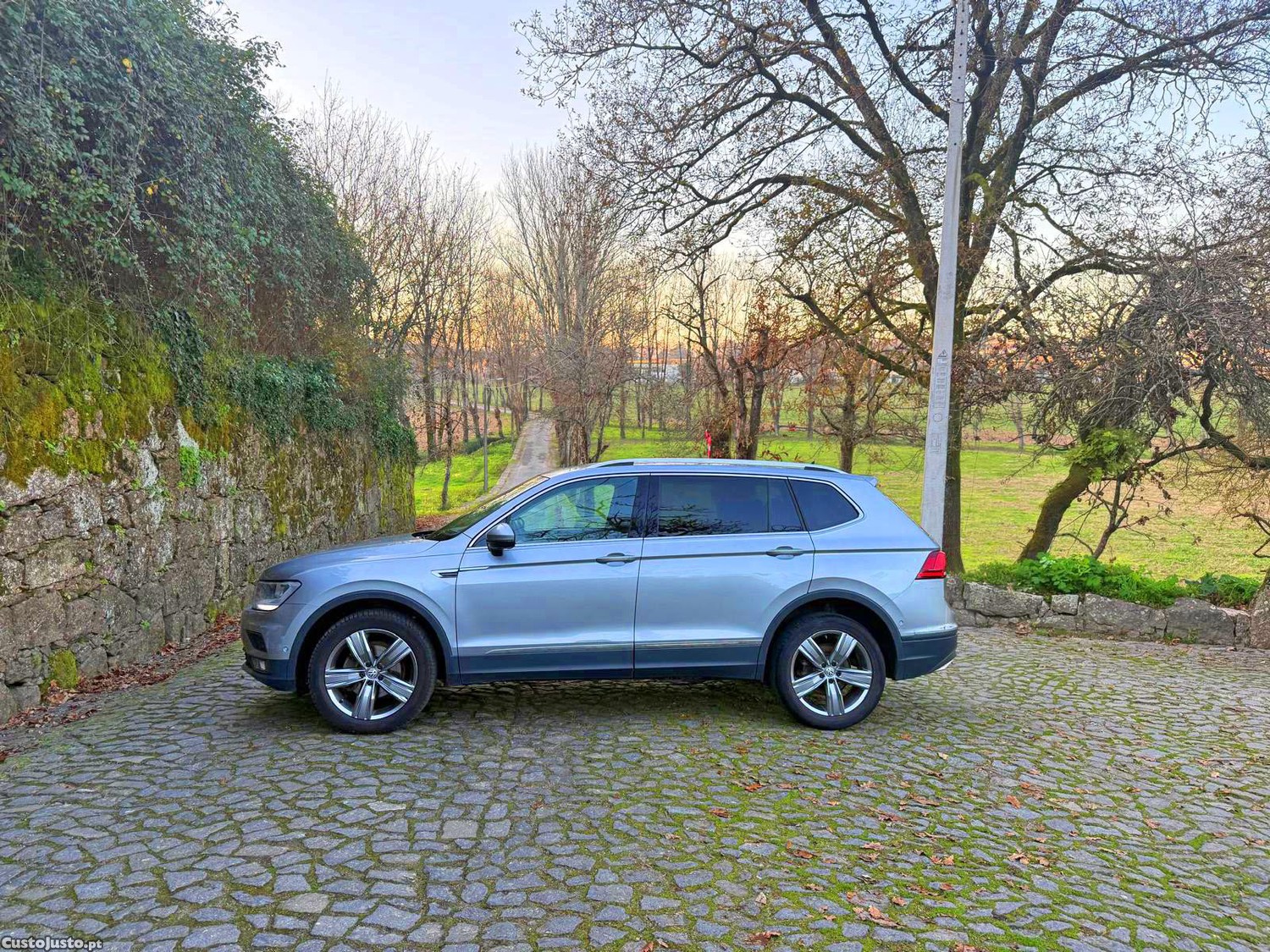 VW Tiguan Allspace 2.0 TDI Confortline DSG - 21 — photo 2