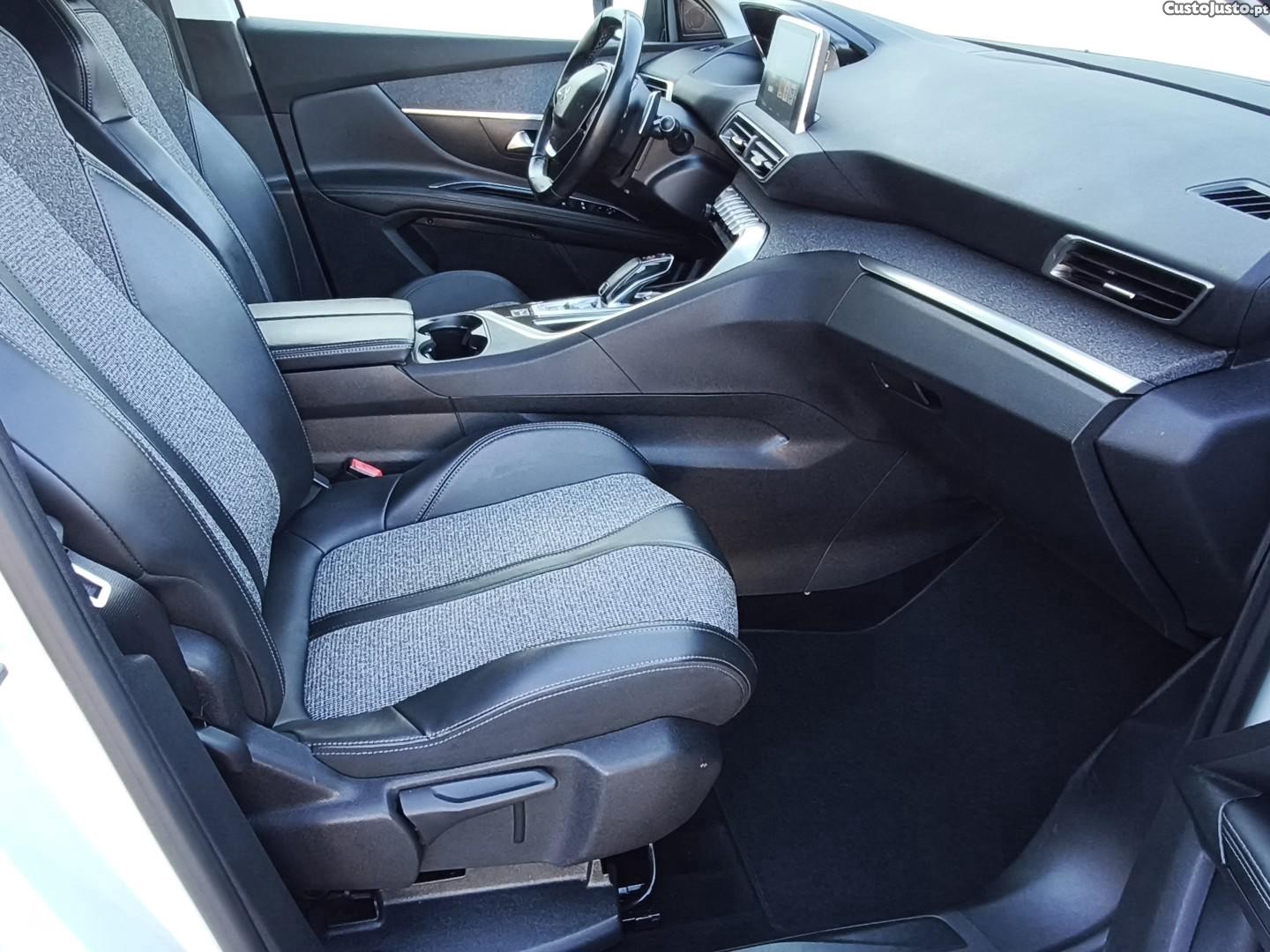 Peugeot 5008 1.2 PureTech Allure Pack EAT8 — fotografia 5