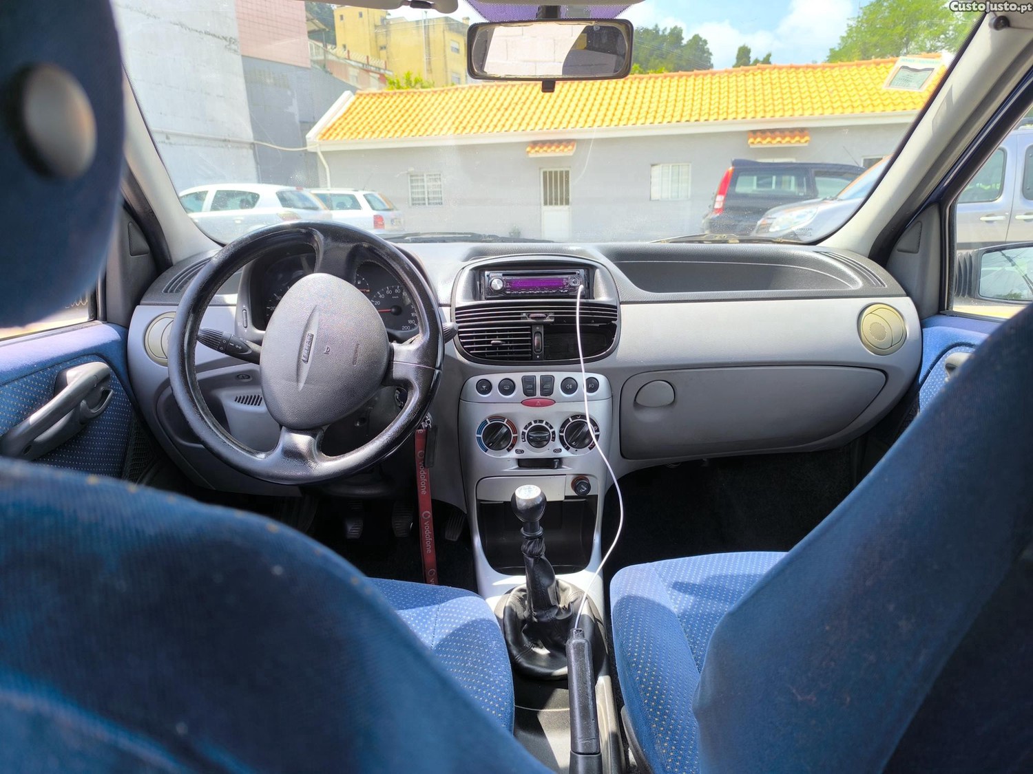 Fiat Punto 1.2 elx — fotografia 3