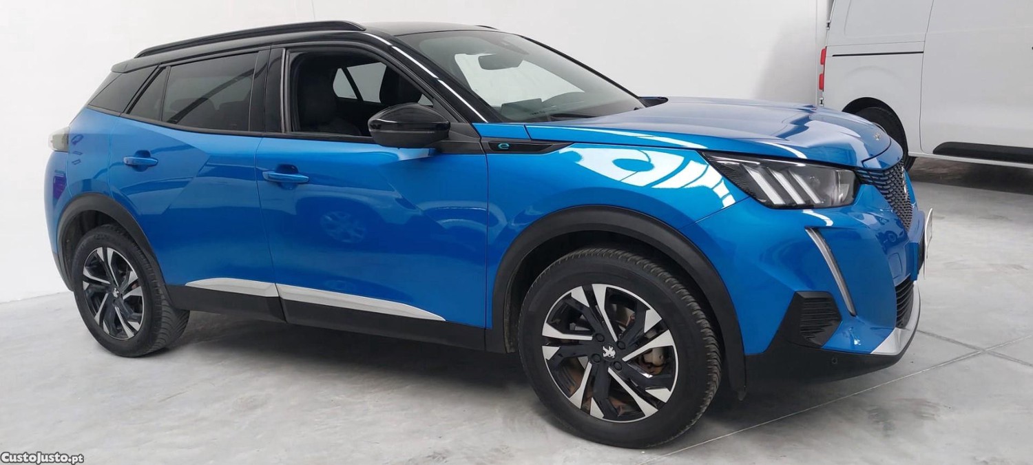 Peugeot e-2008 50 kWh GT — fotografia 12