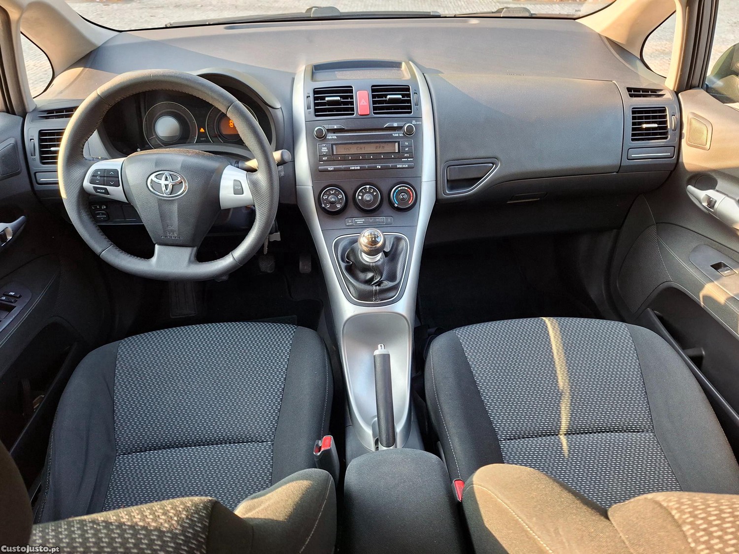 Toyota Auris 1.4D-4D Impecável — fotografia 3