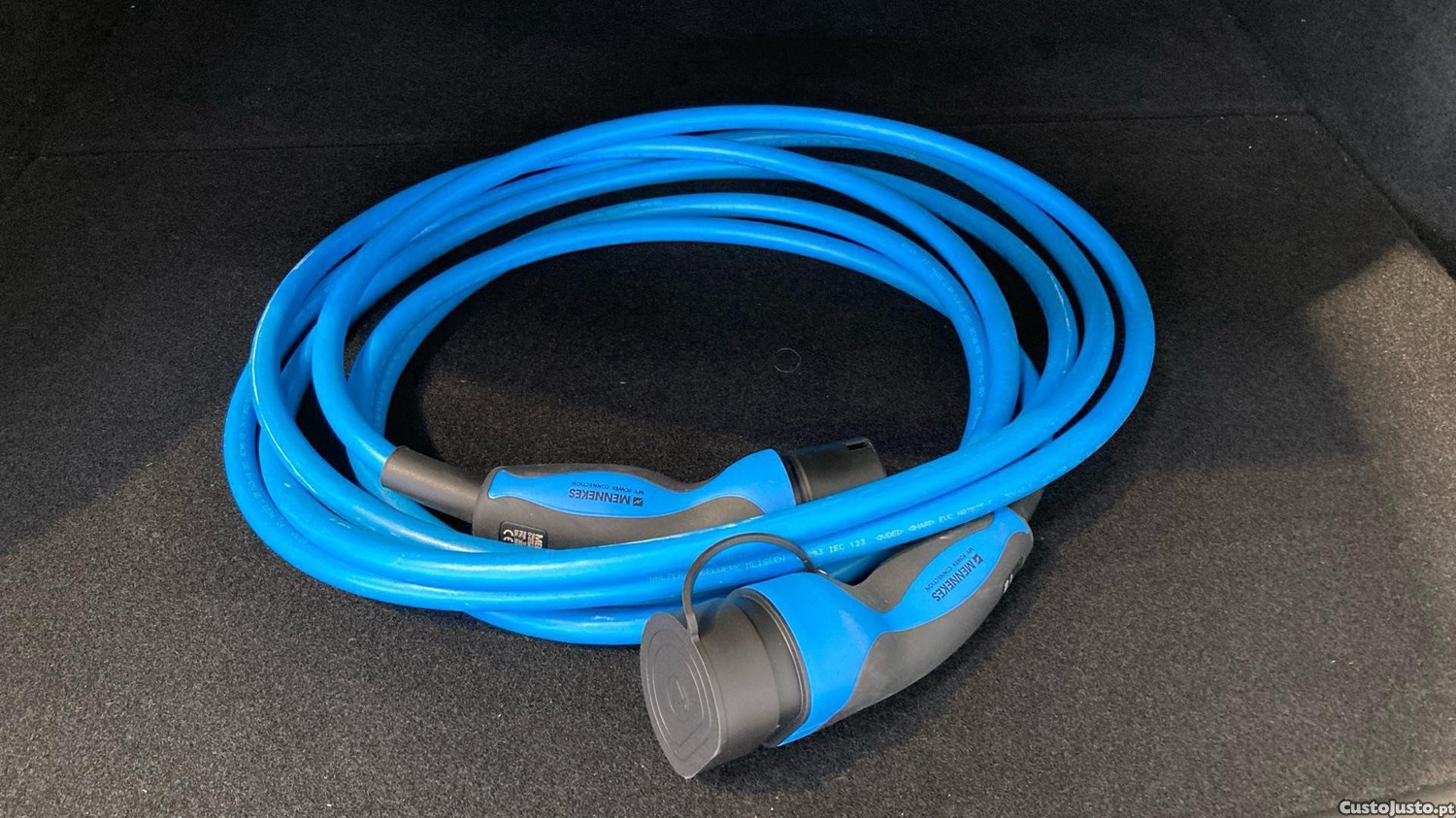 Tesla Model Y Long Range Dual Motor 514cv — fotografia 2