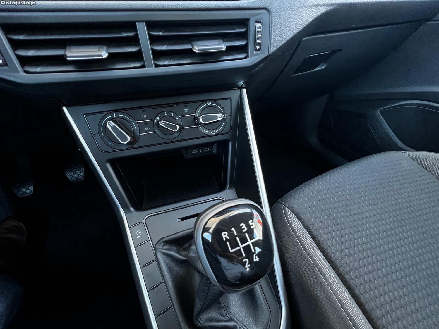 Volkswagen Polo 1.0 TSI Urban — fotografia 3