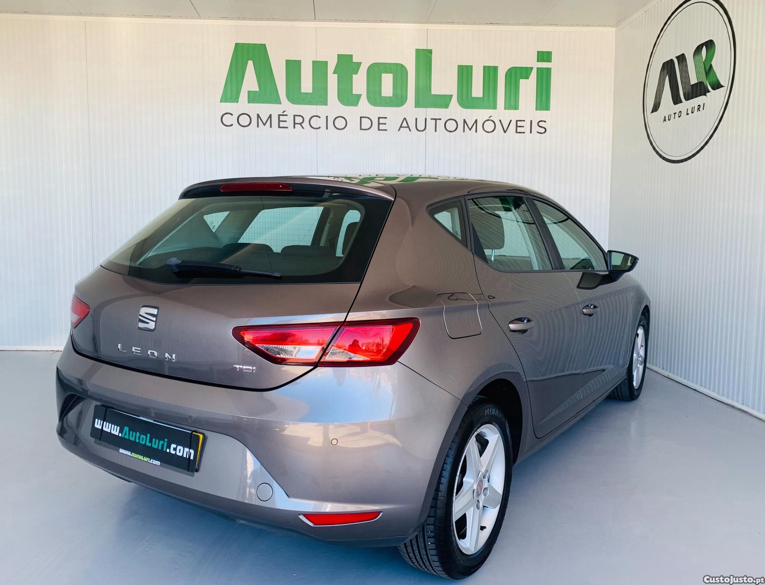 SEAT Leon 1.6 TDi Style — fotografia 9