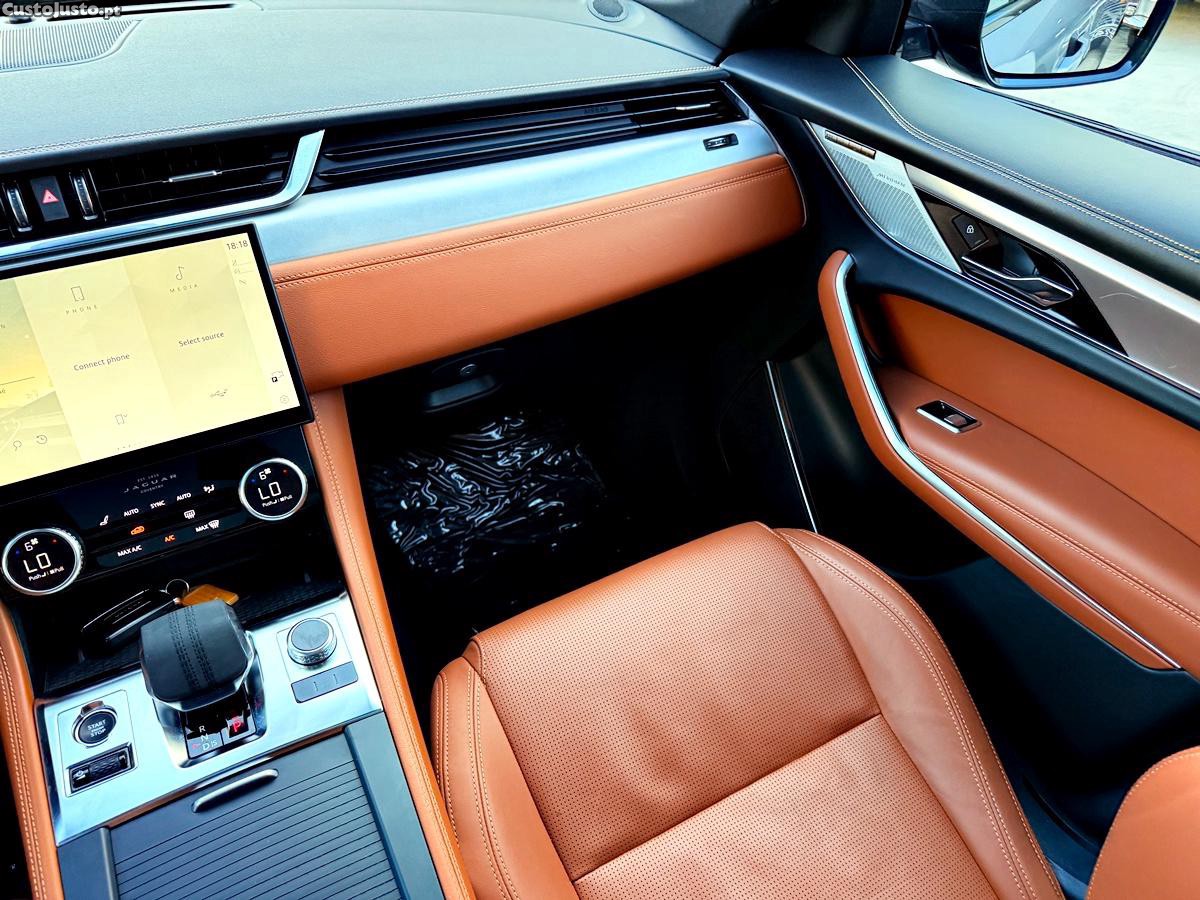 Jaguar F-Pace P400e R-Dynamic — fotografia 40
