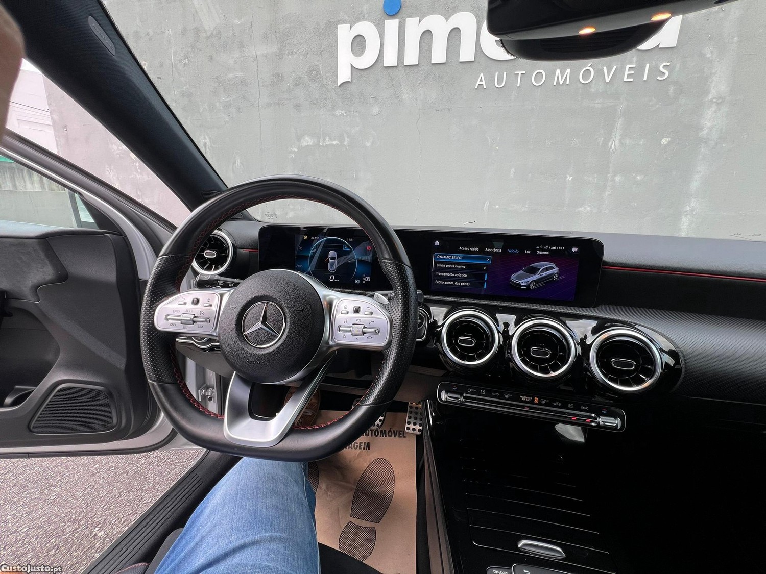 Mercedes-Benz A 200 d AMG Line Aut. — fotografia 8