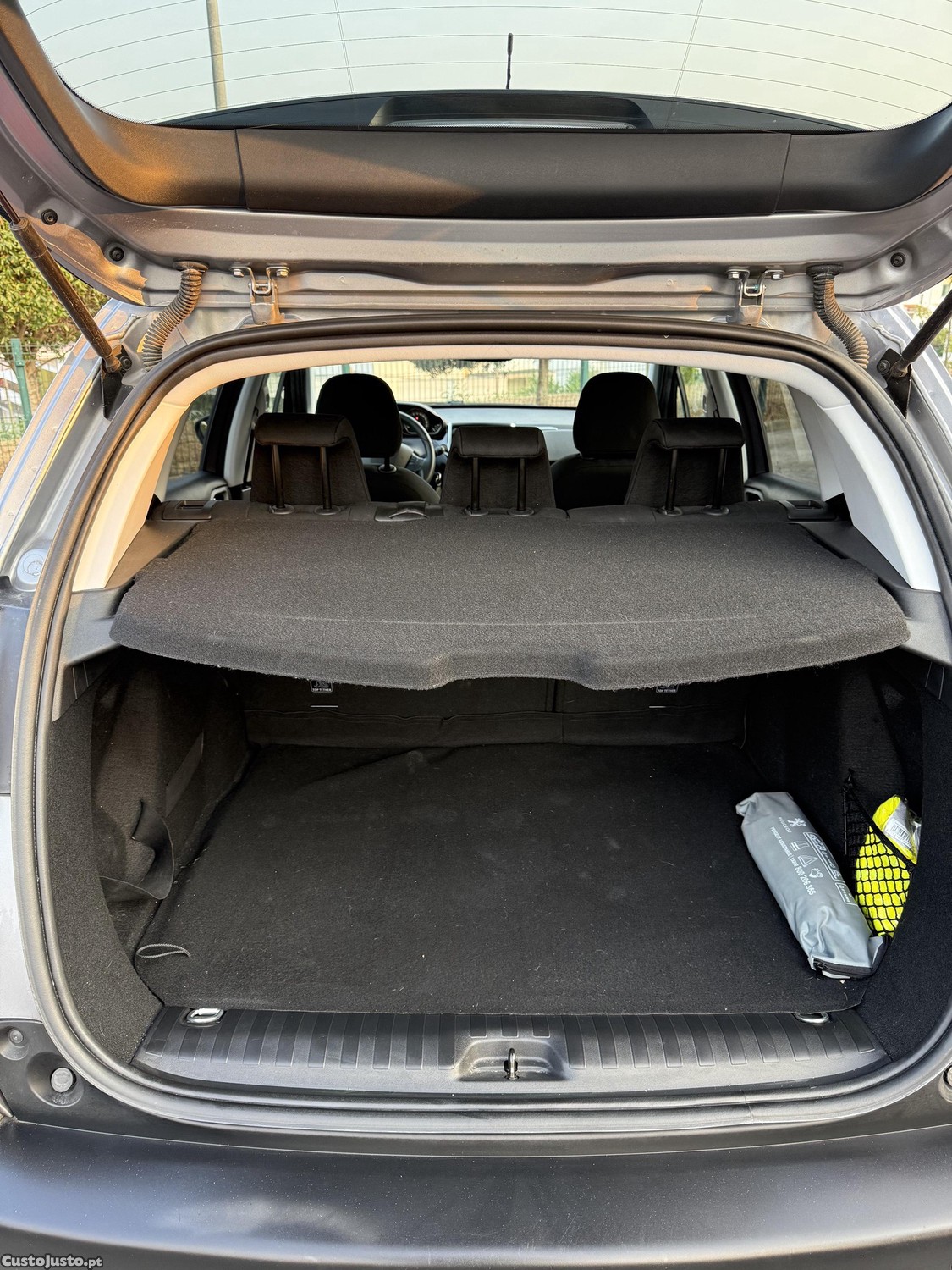 Peugeot 2008 Signature 1.5HDI — fotografia 2