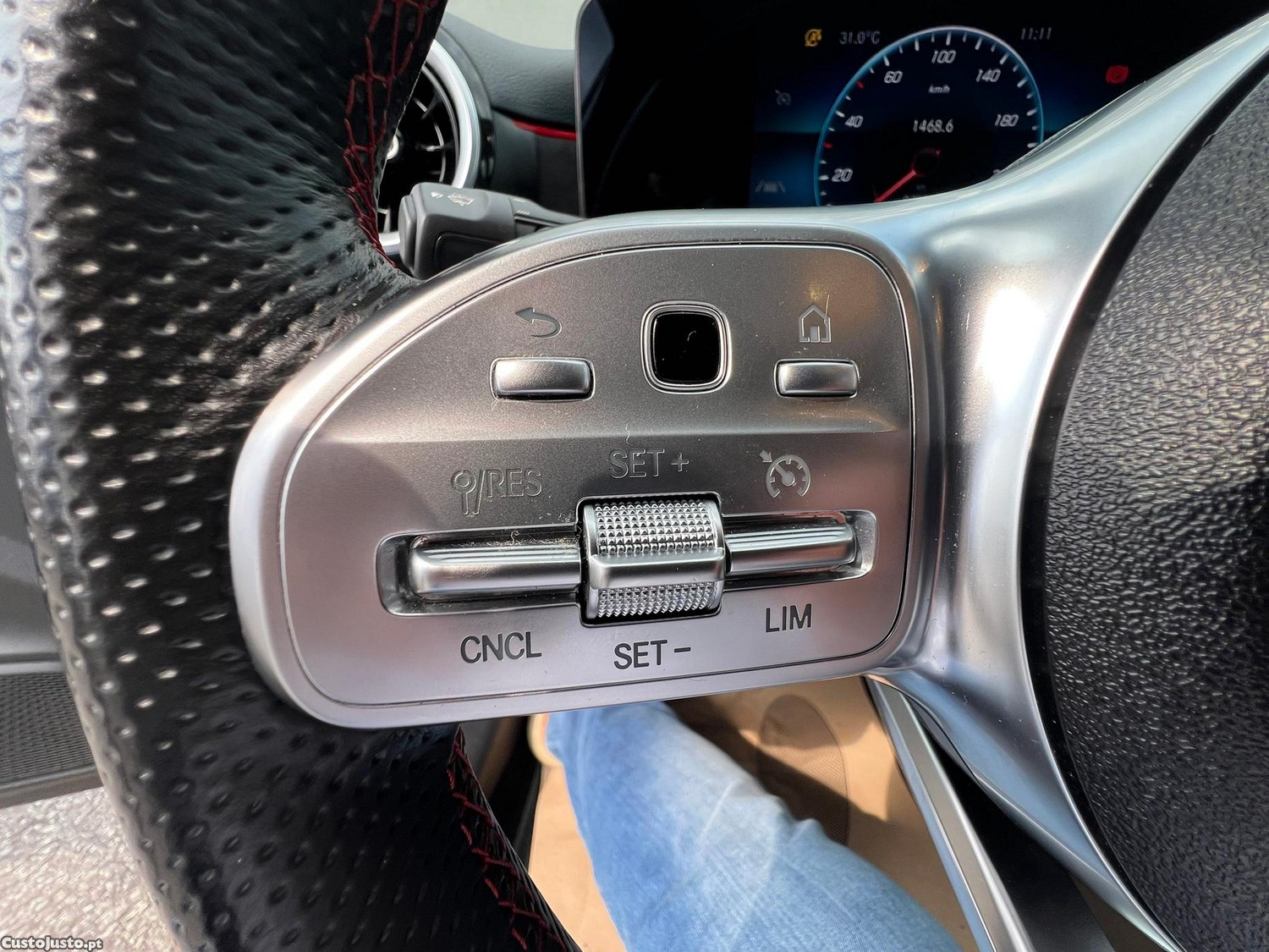 Mercedes-Benz A 200 d AMG Line Aut. — fotografia 5