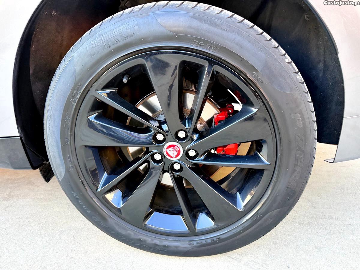 Jaguar F-Pace P400e R-Dynamic — fotografia 9