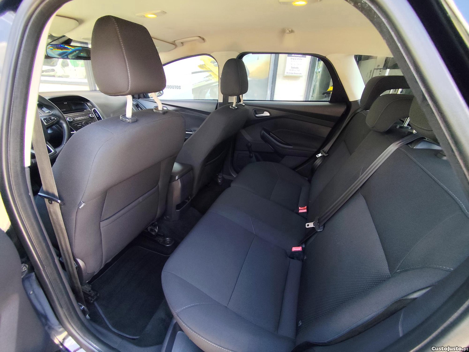 Ford Focus 1.0 gasolina — fotografia 4
