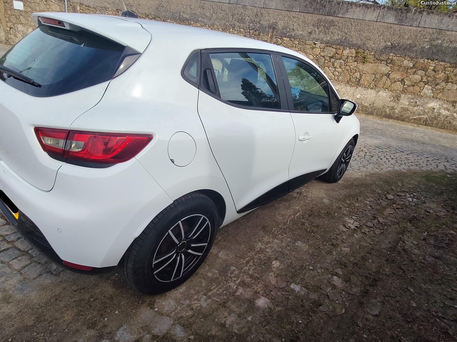 Renault Clio 1.5 dci — fotografia 9