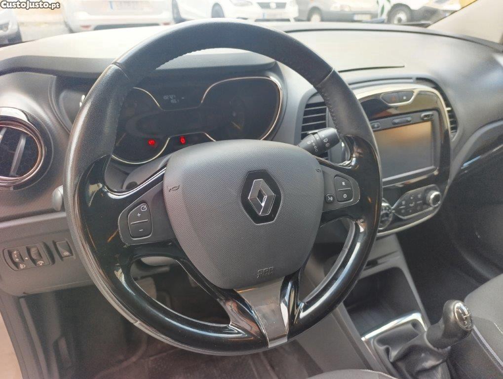Renault Captur 0.9 TCe Exclusive 1 Dono Nacional — fotografia 3