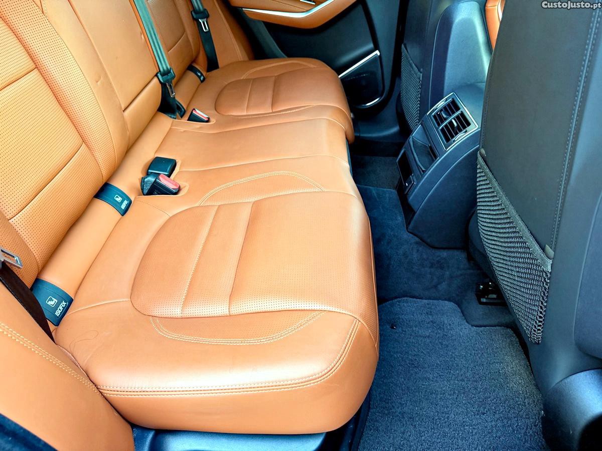 Jaguar F-Pace P400e R-Dynamic — fotografia 30