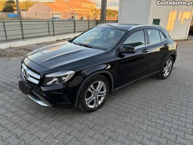 Mercedes-Benz GLA 220 CDI 4MATIC — fotografia 3