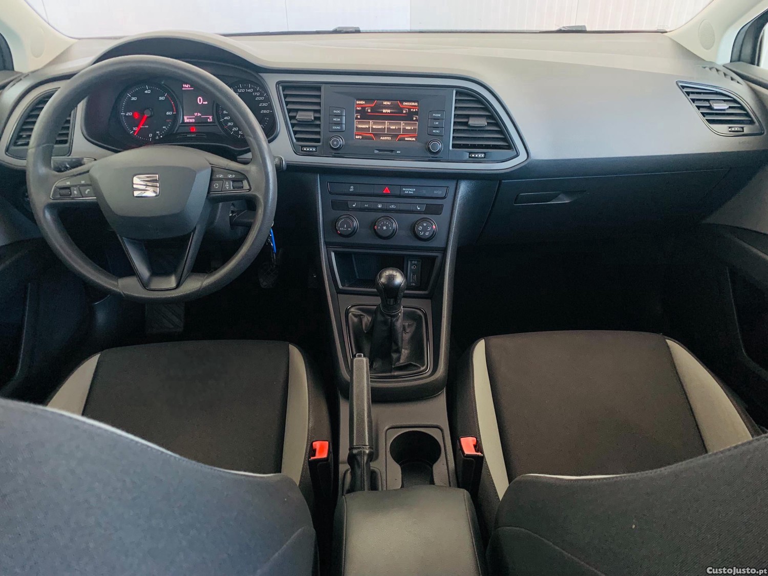 SEAT Leon 1.6 TDi Style — fotografia 7