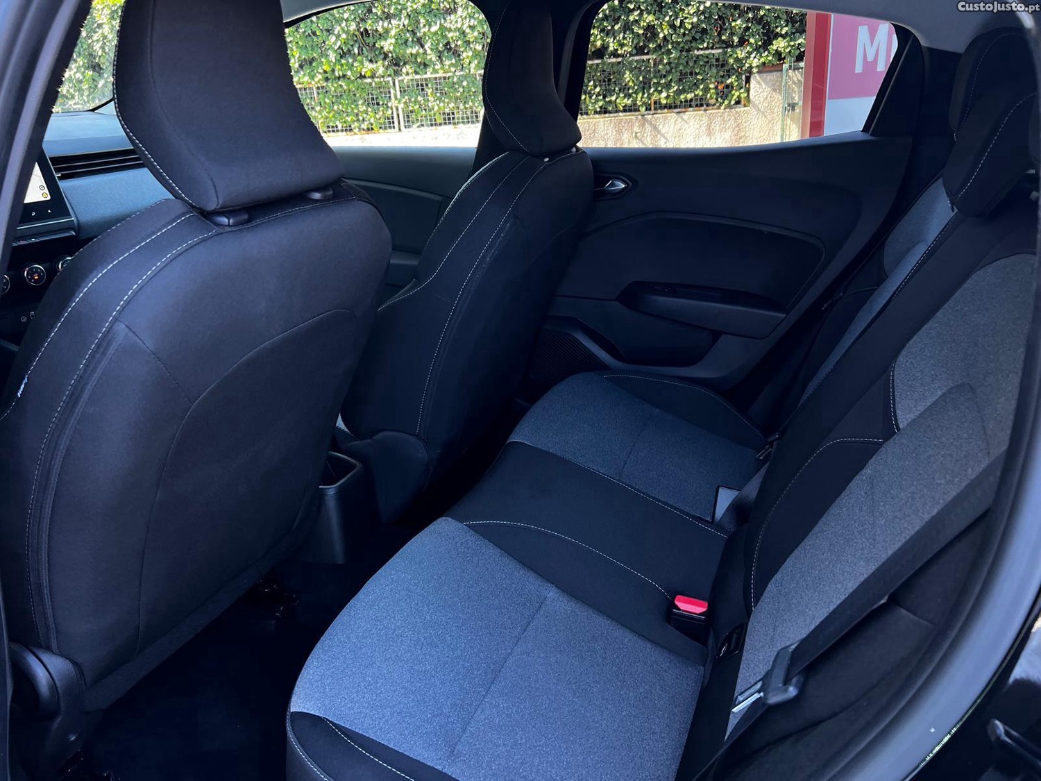 Renault Clio 1.0 TCe Evolution — fotografia 9