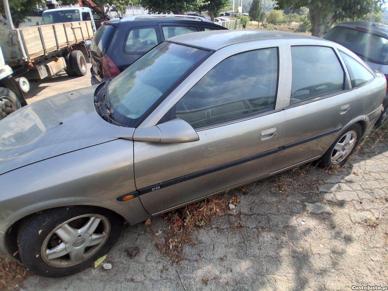 Opel Vectra Sedan — fotografia 5