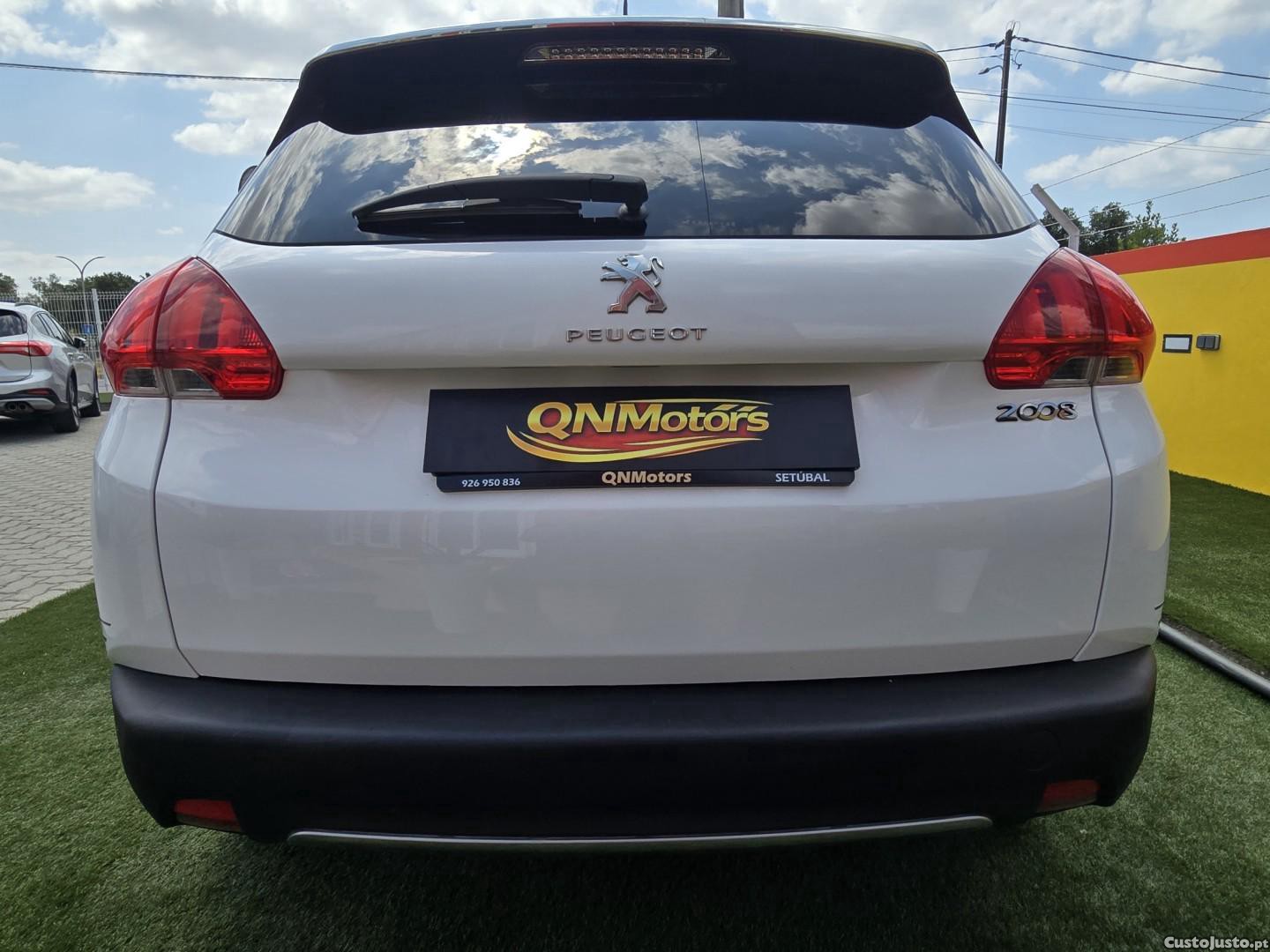 Peugeot 2008 1.2 PureTech Allure — fotografia 14