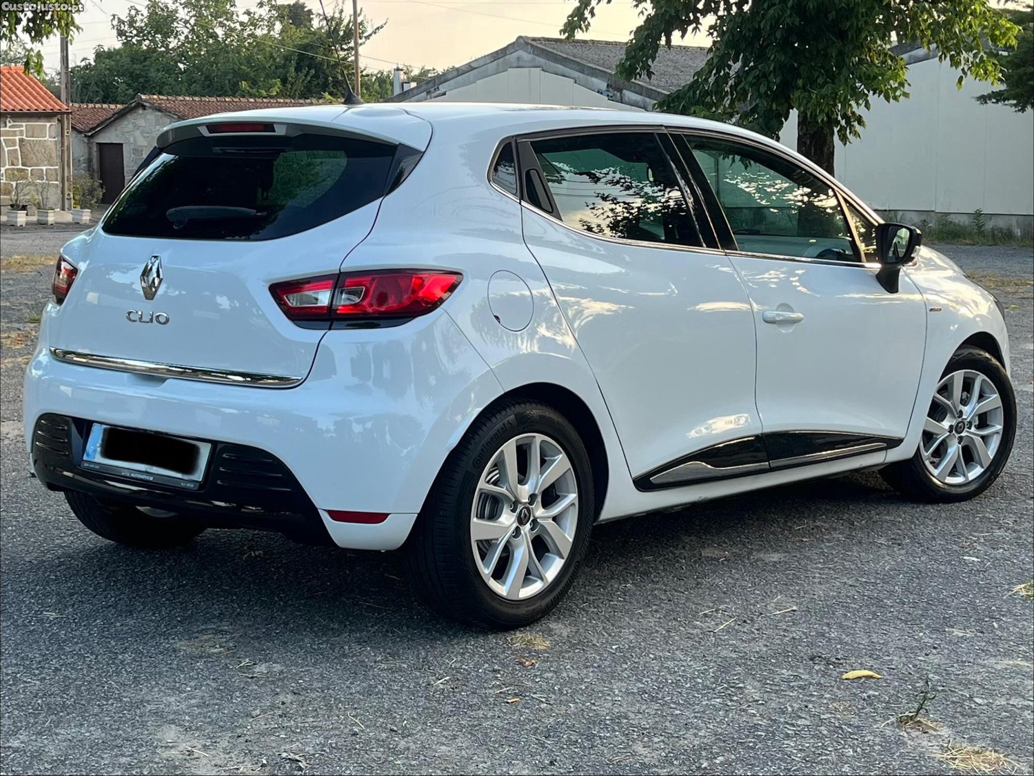Renault Clio 1.5 DCI Limited Edition — fotografia 9