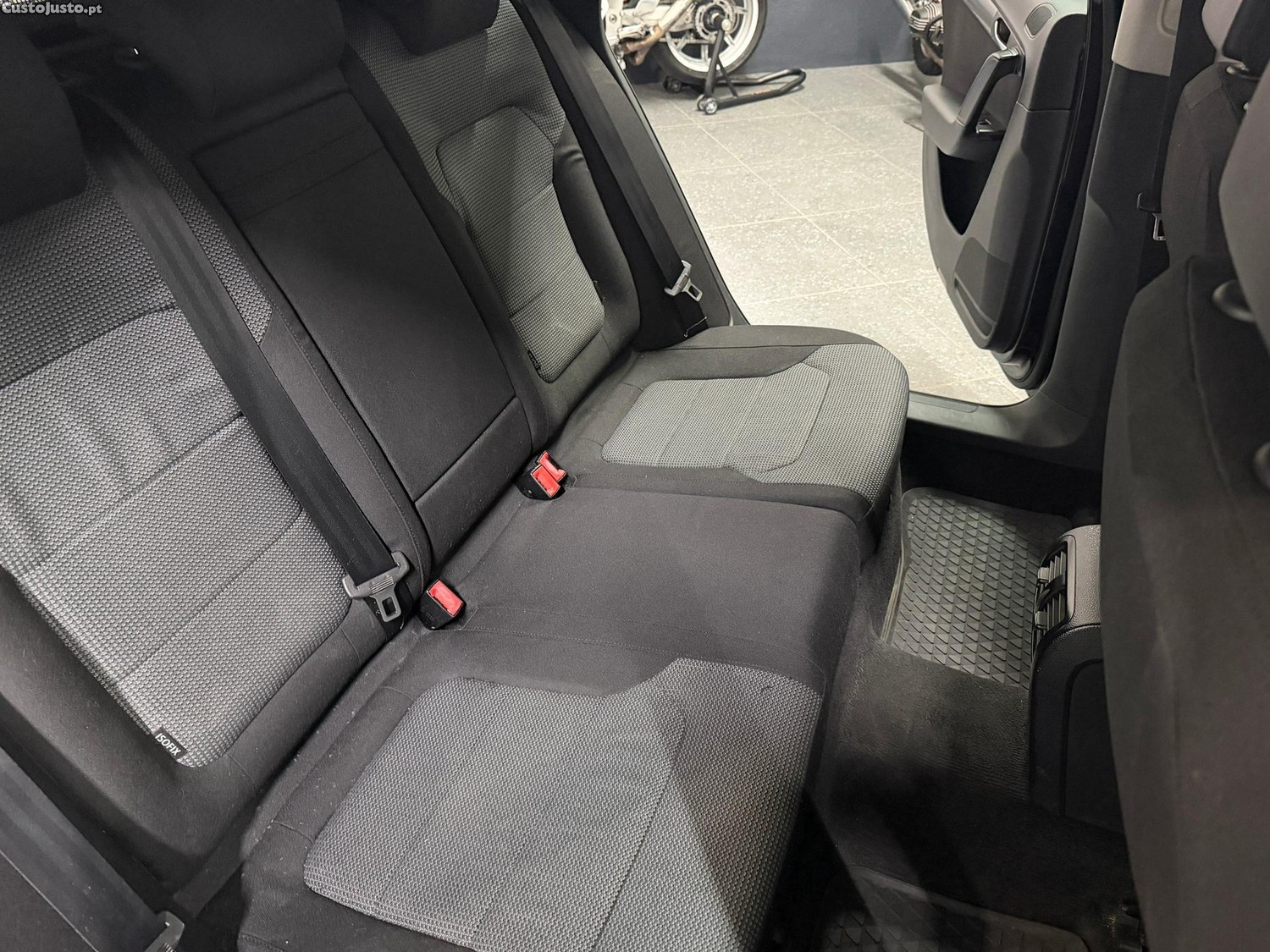 Volkswagen Passat 1.6 TDI Confortline — fotografia 6