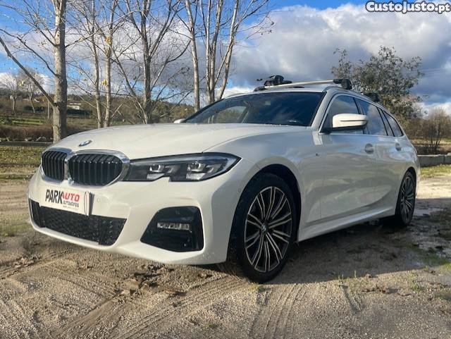 BMW 320 d Touring Pack M Auto — fotografia 17