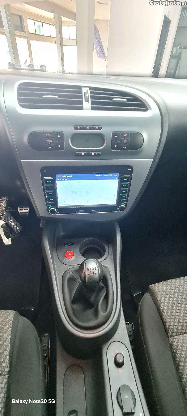 SEAT Leon 1.9tdi Sport — fotografia 3
