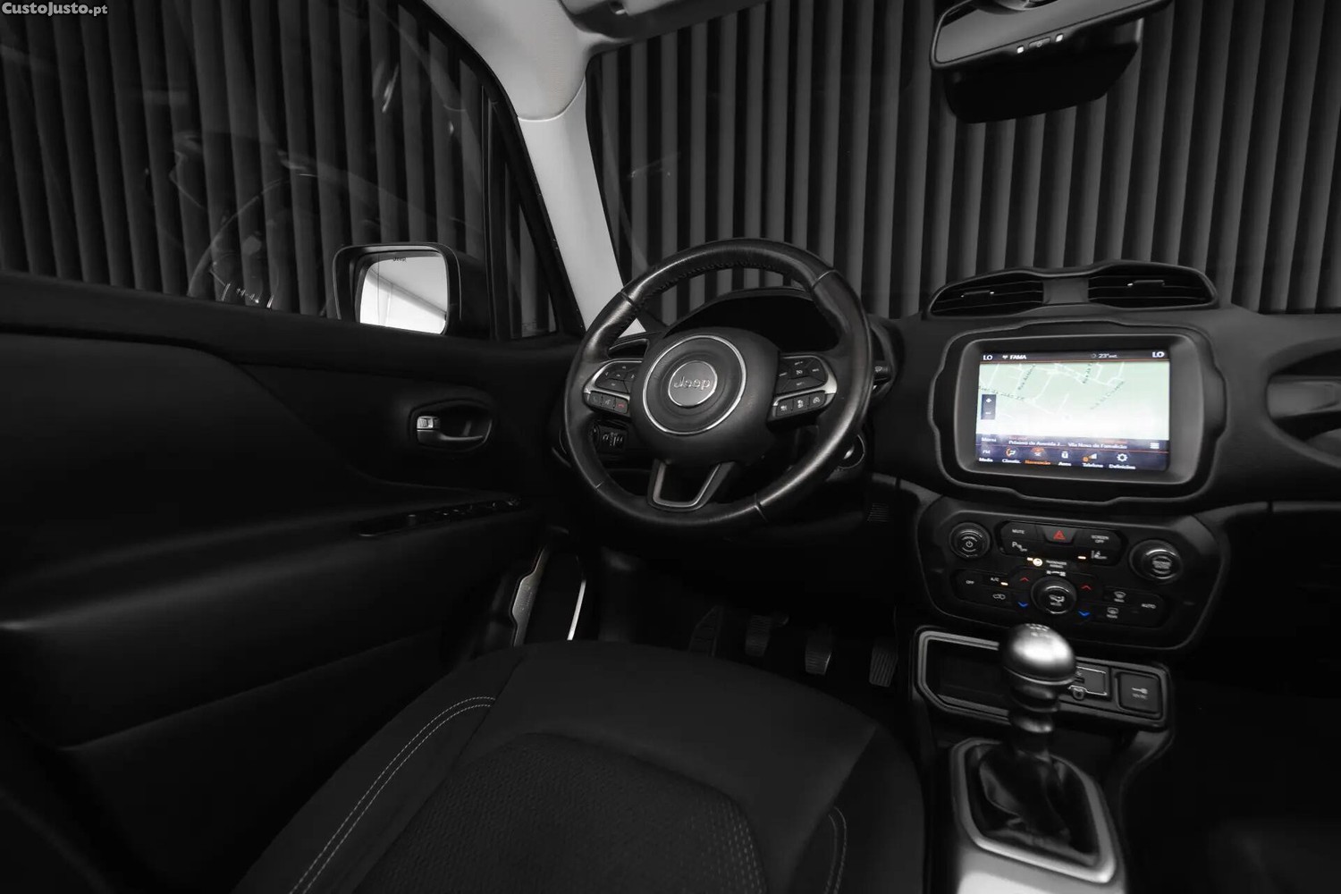 Jeep Renegade 1.0 T Limited — fotografia 13