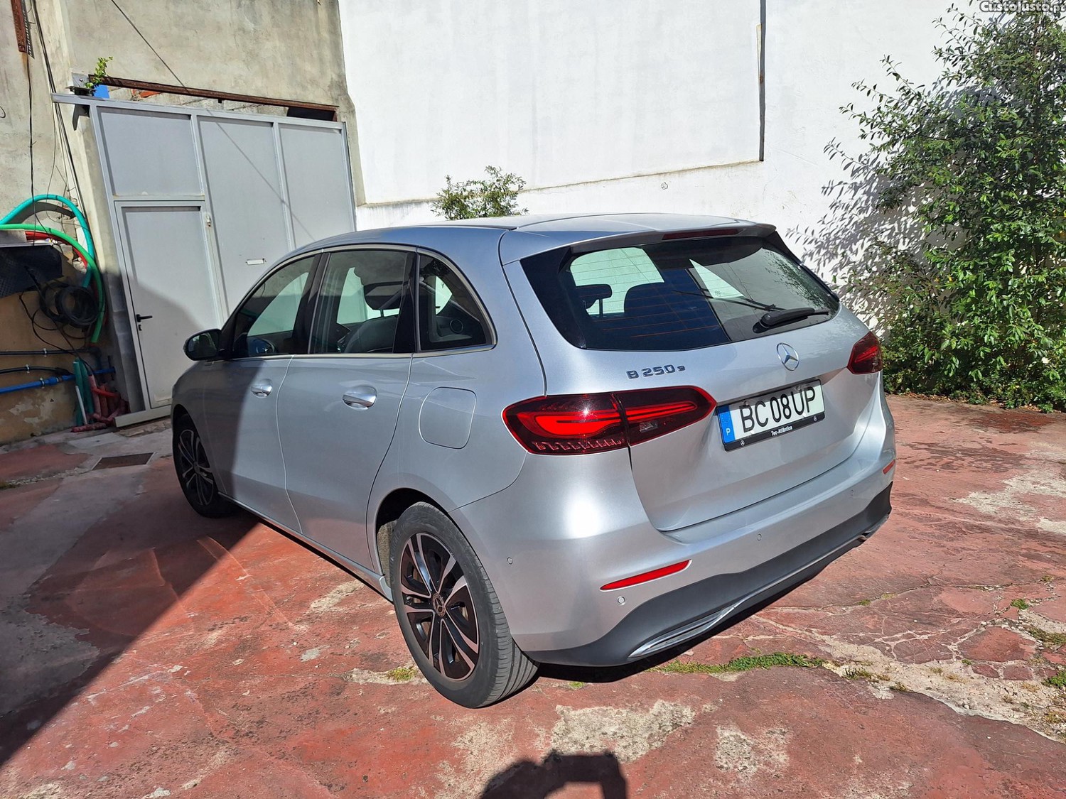 Mercedes-Benz B 250 250 E — fotografia 4