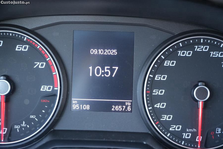 SEAT Arona 1.0 TSI Style — fotografia 2