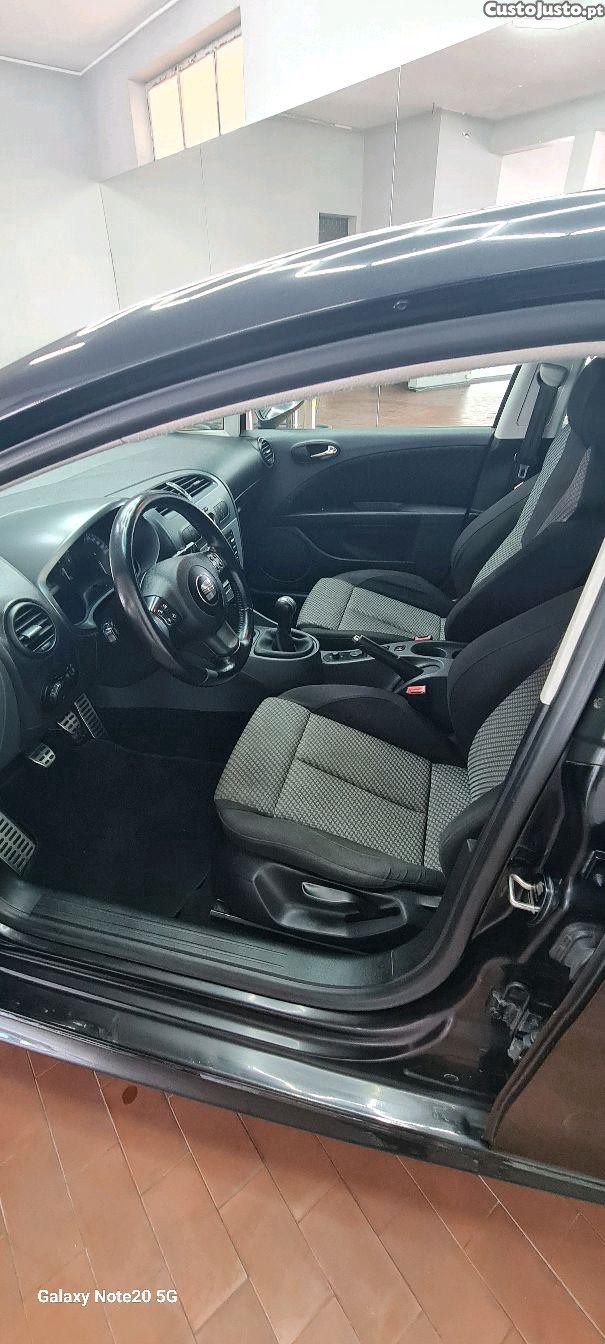SEAT Leon 1.9tdi Sport — fotografia 4