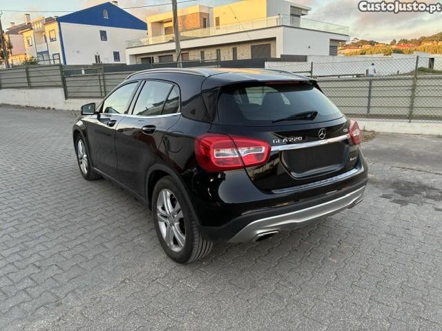 Mercedes-Benz GLA 220 CDI 4MATIC — fotografia 2