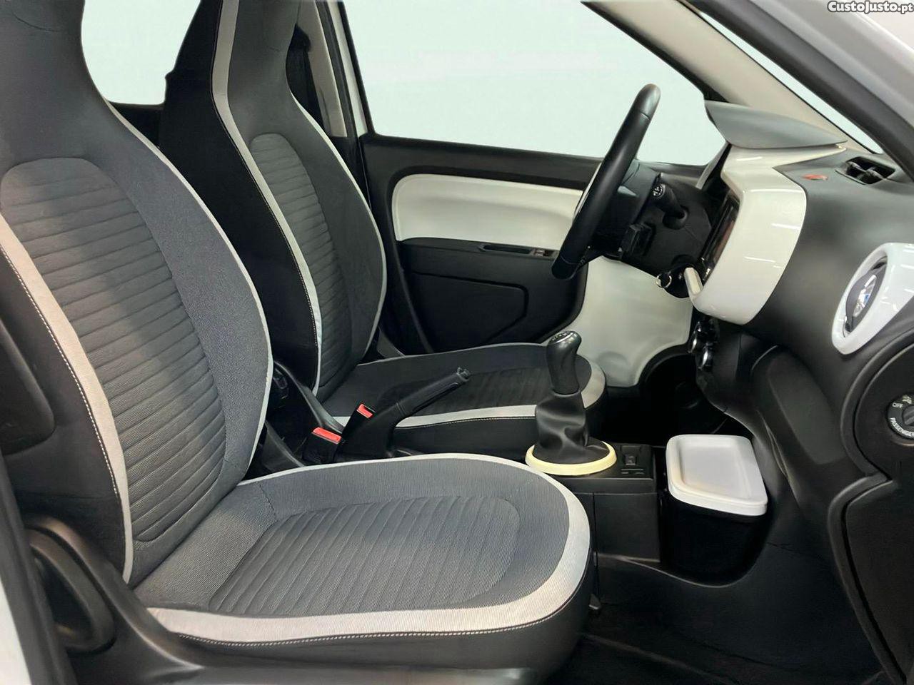 Renault Twingo 1.0 SCe Dynamique — fotografia 9