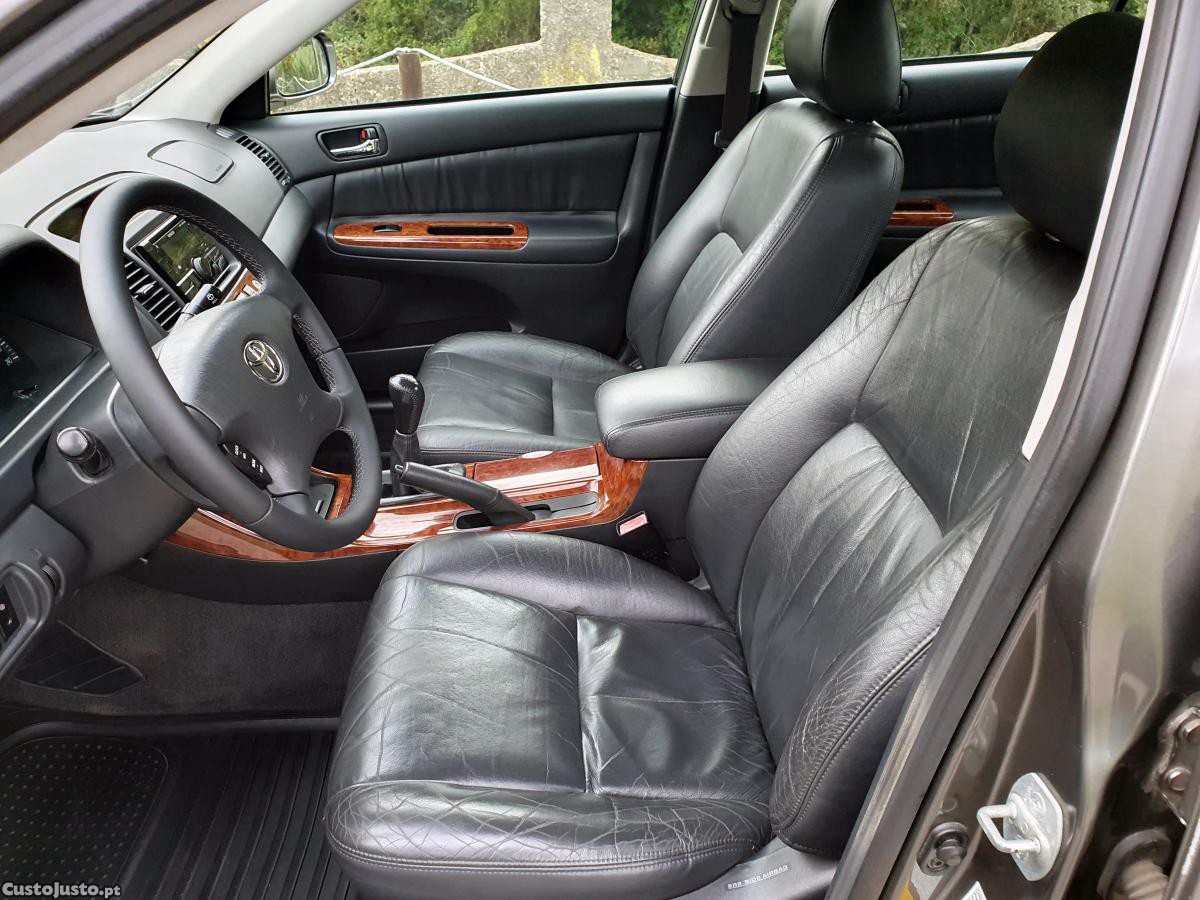 Toyota Camry 2.4 VVT-i XLE — fotografia 7