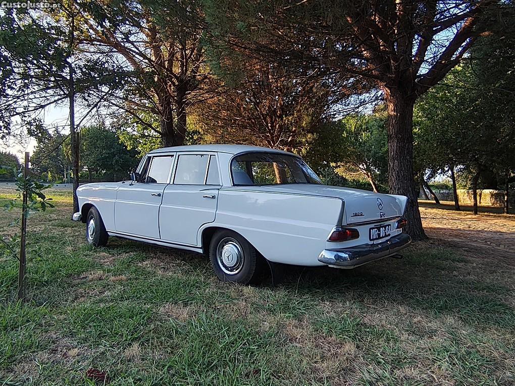 Mercedes-Benz 190 DC W110 Fintail — photo 5