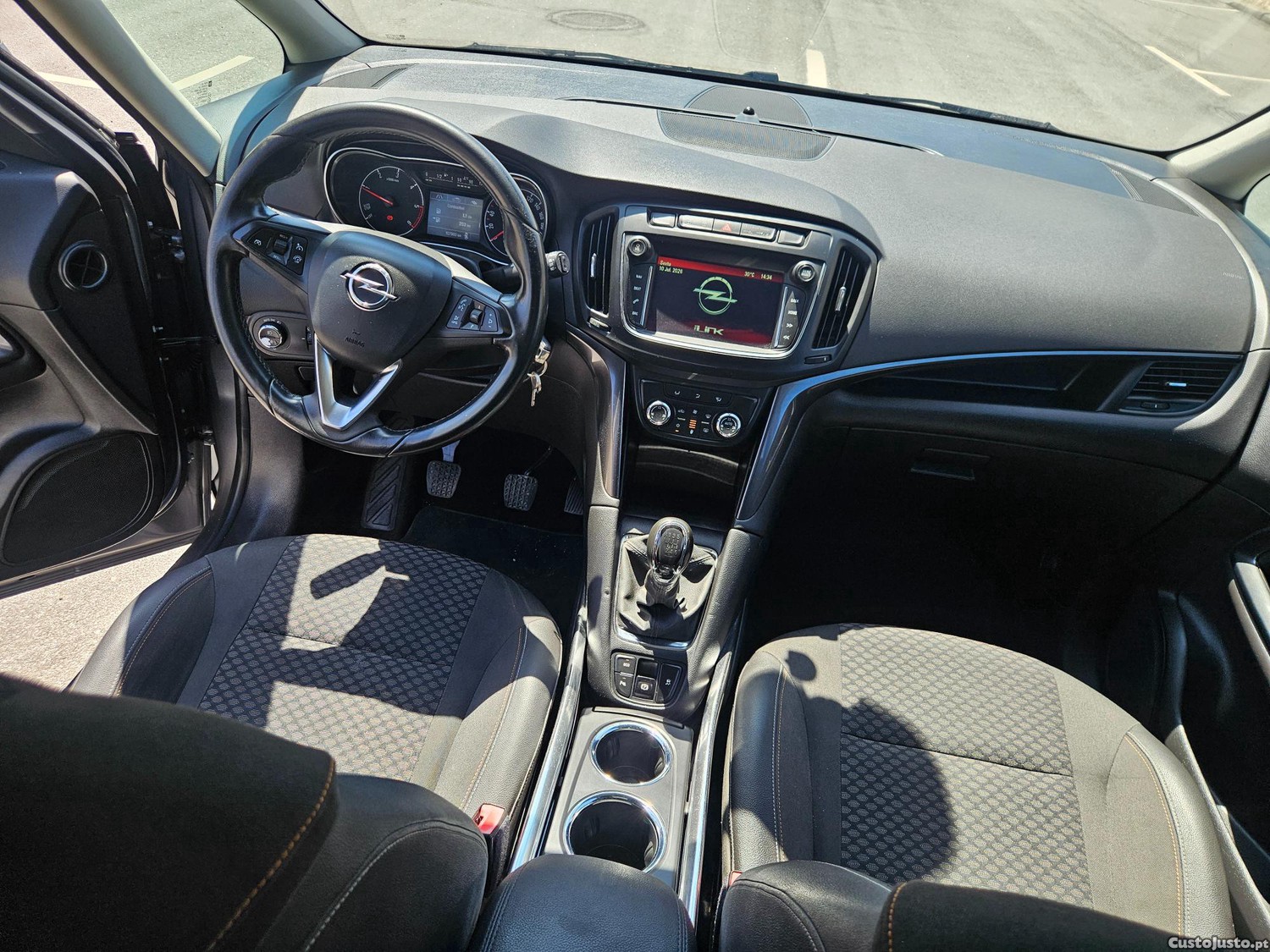 Opel Zafira Tourer 1.6 CDTI 7 LUGARES — fotografia 3