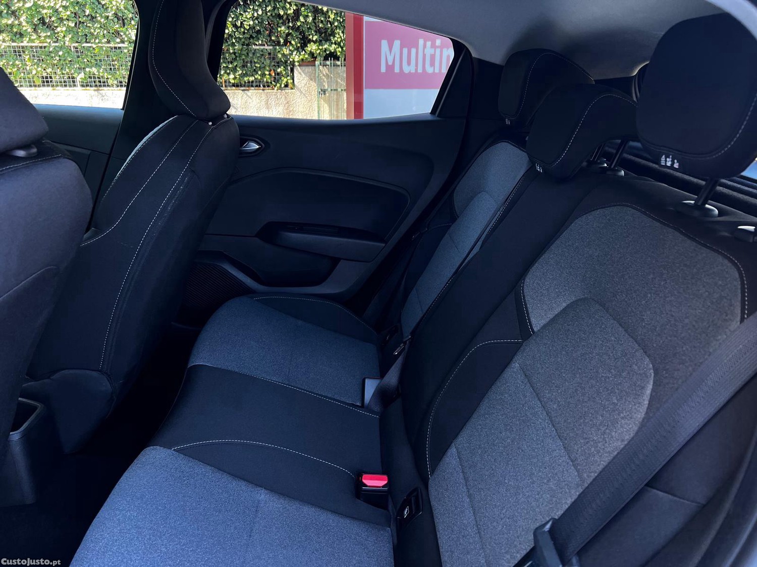 Renault Clio 1.0 TCe Evolution — fotografia 8