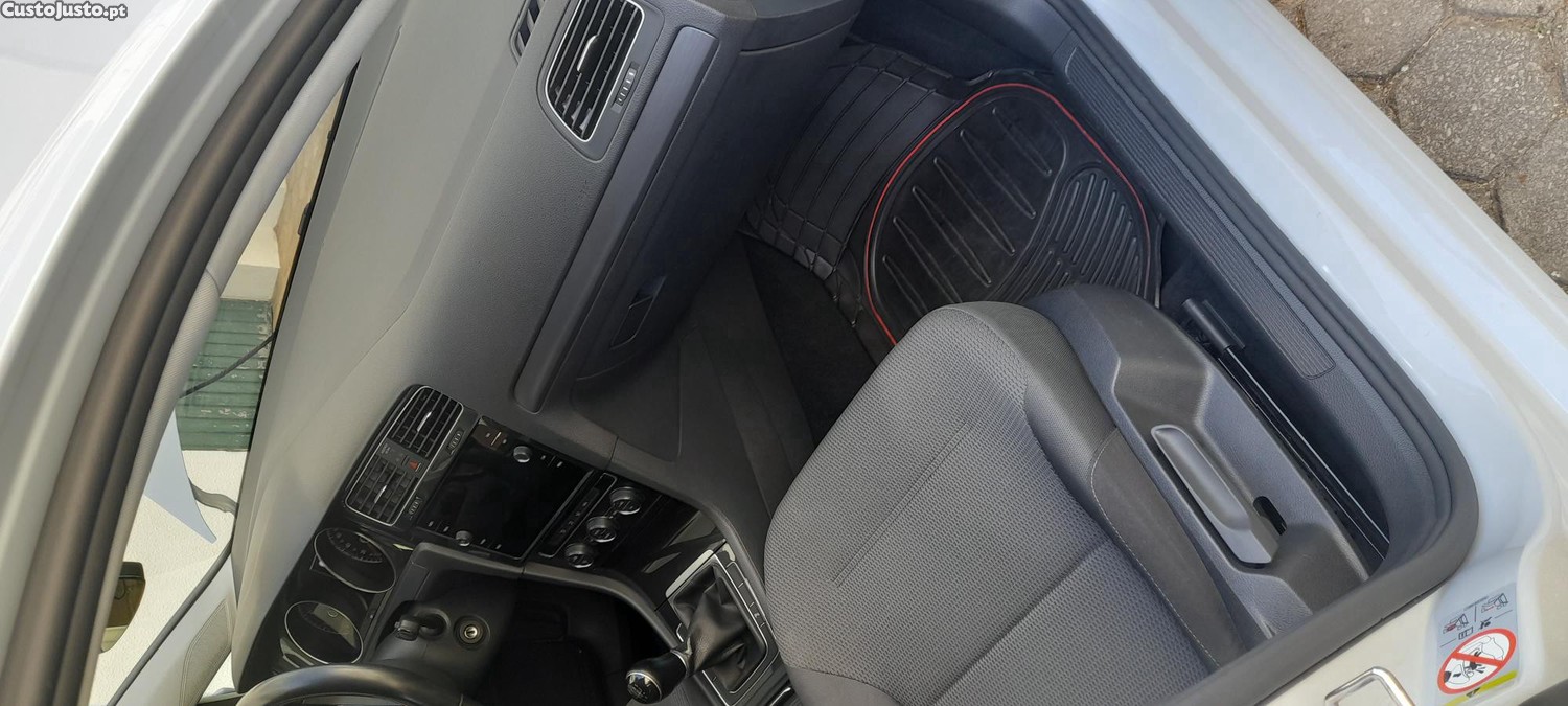 Volkswagen Golf 1.6 TDI — fotografia 3