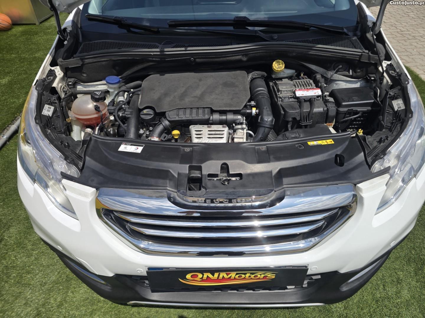 Peugeot 2008 1.2 PureTech Allure — fotografia 11