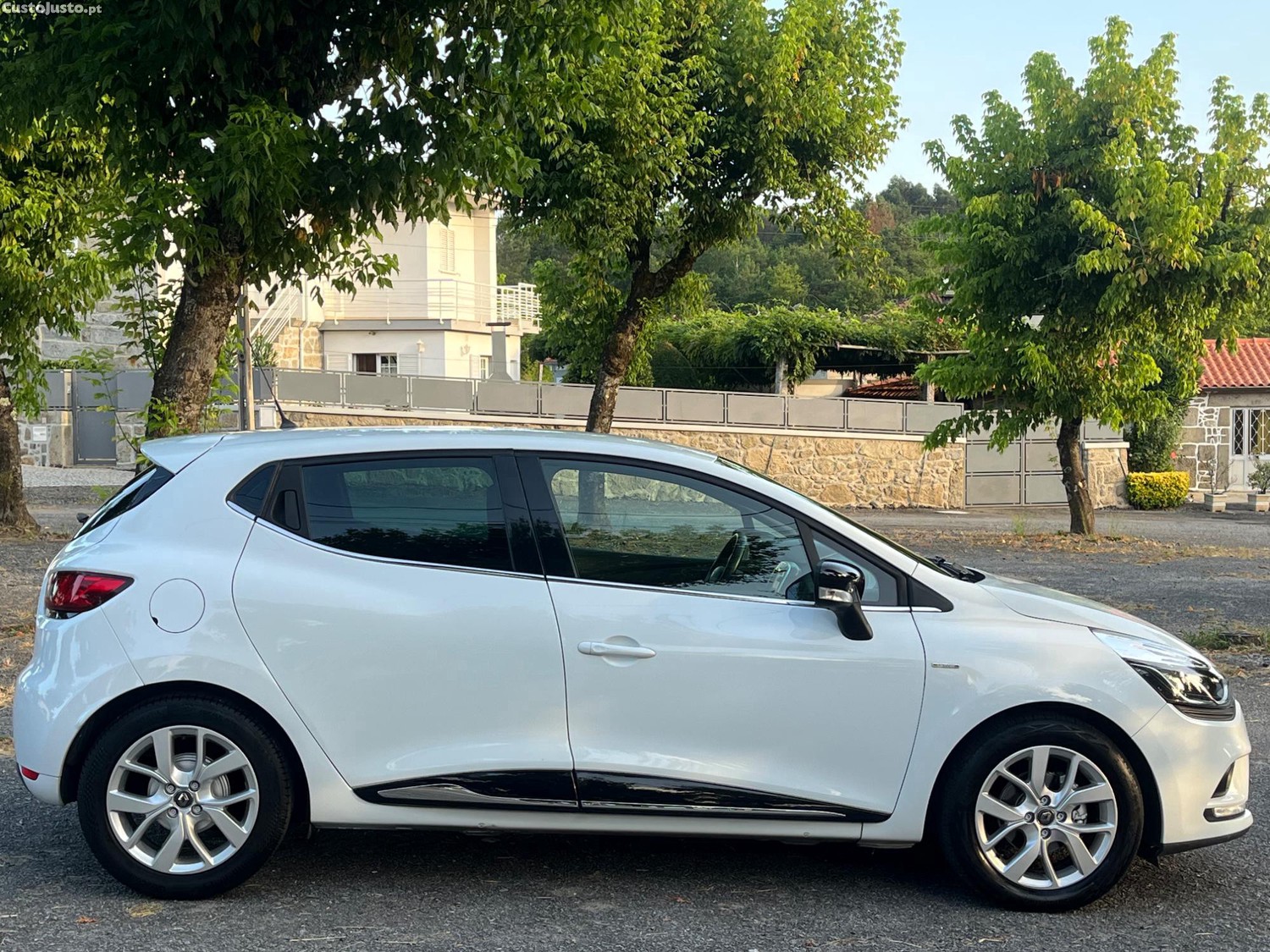 Renault Clio 1.5 DCI Limited Edition — fotografia 8