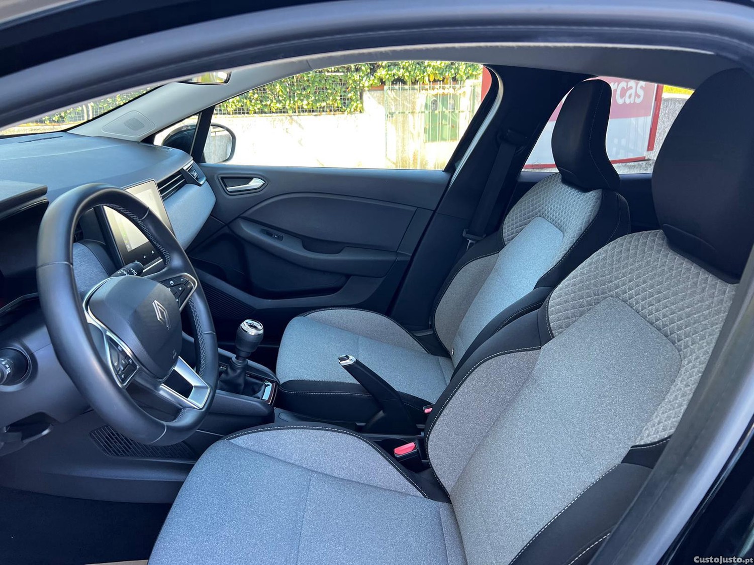 Renault Clio 1.0 TCe Evolution — fotografia 11