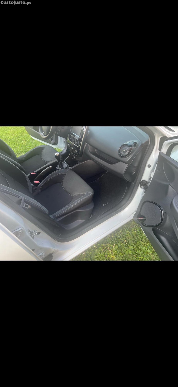 Renault Clio BOSE 2019 — fotografia 10