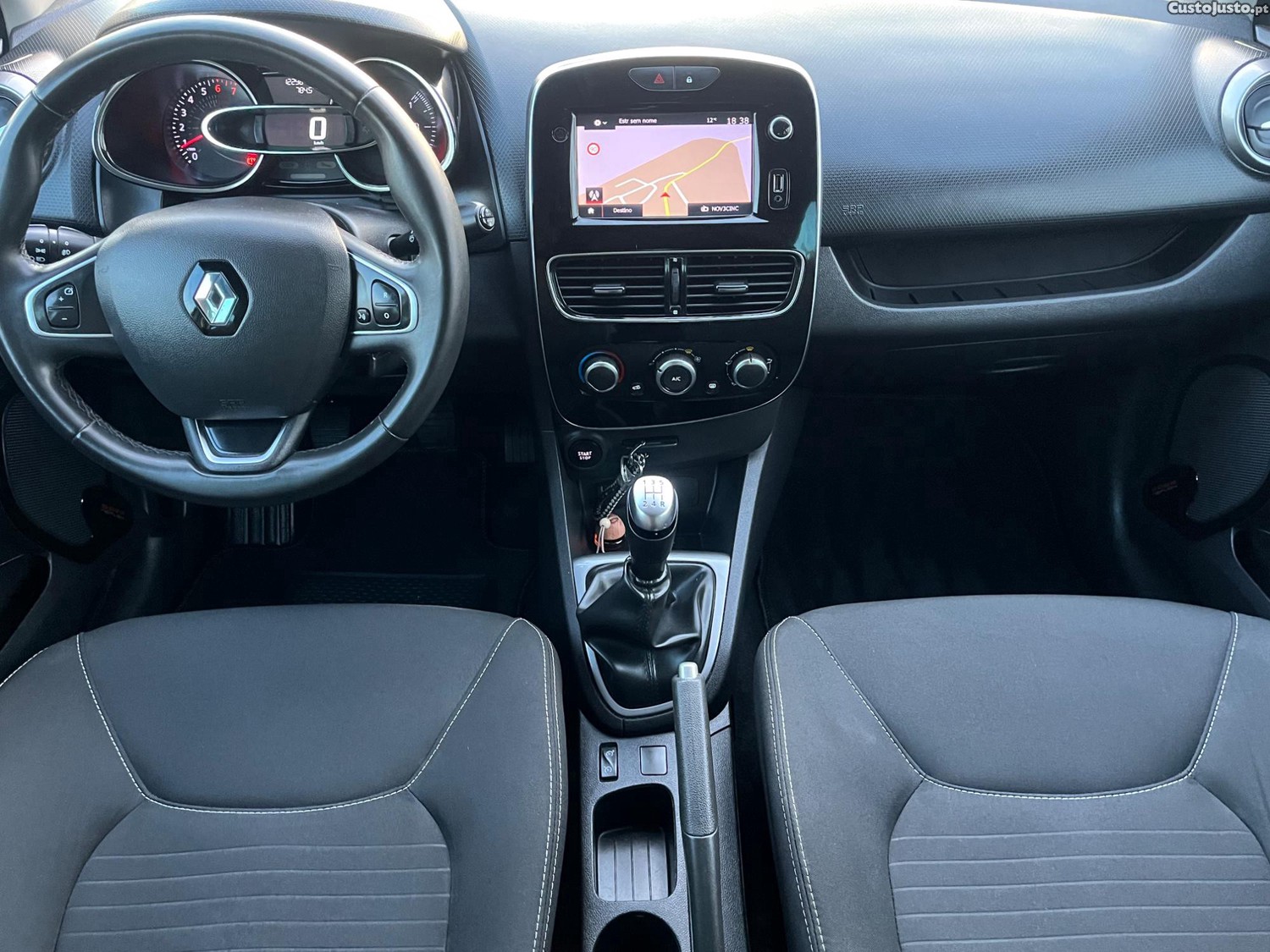 Renault Clio 0.9 TCE Limited Edition — fotografia 7
