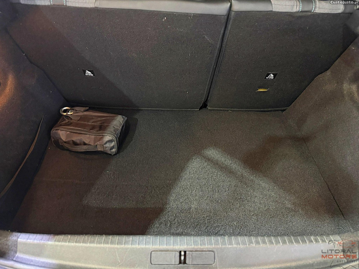 Peugeot 208 1.2 PureTech GT EAT8 — fotografia 16