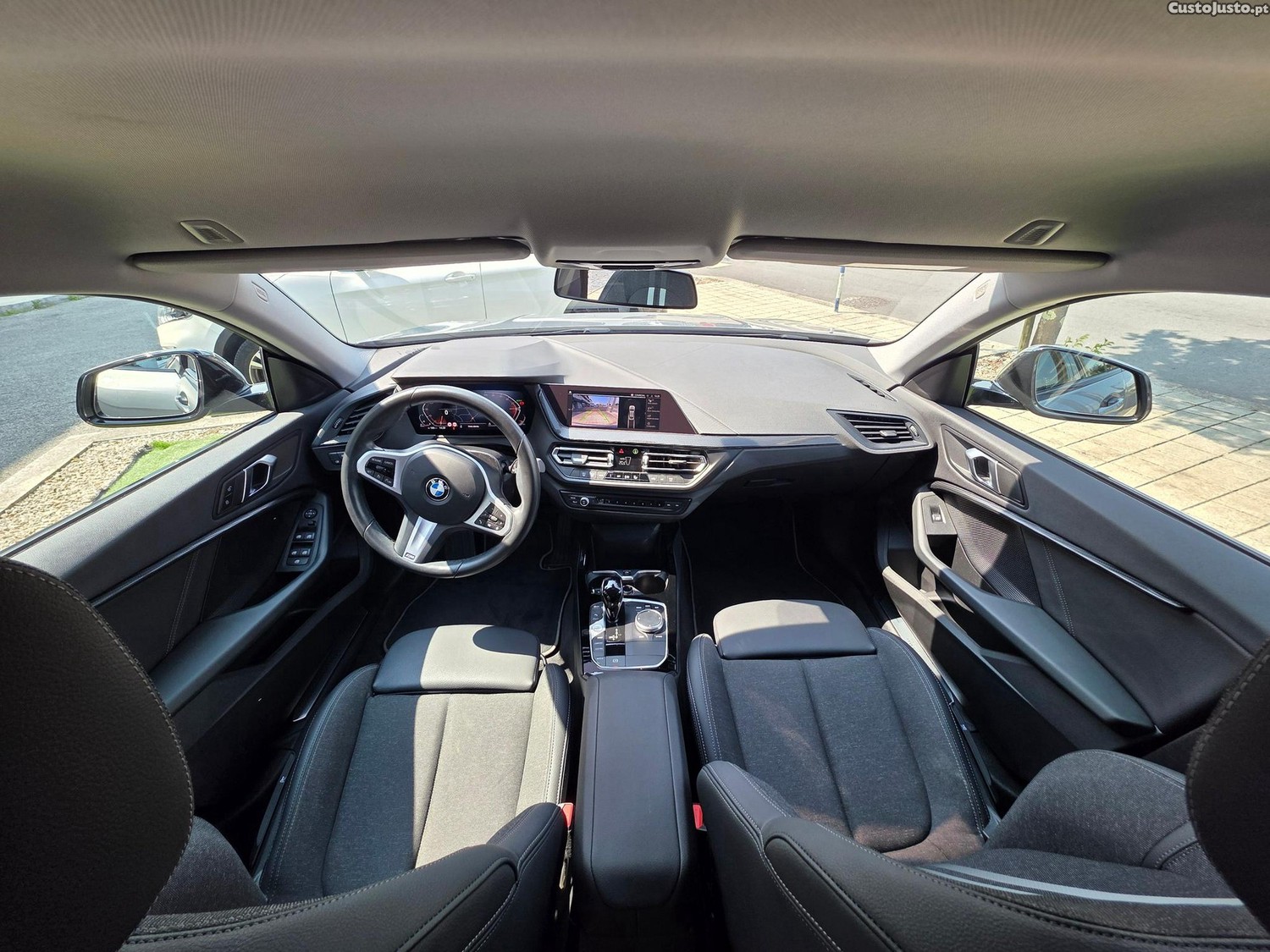 BMW 216 d Line Sport — fotografia 9