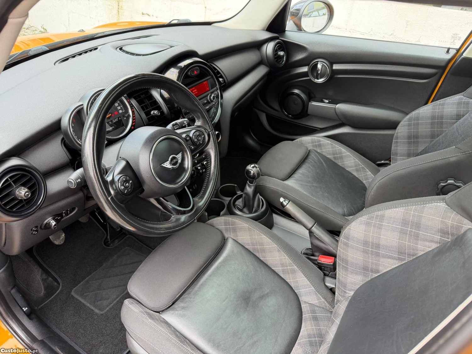 MINI Cooper D 5 PORTAS — fotografia 9