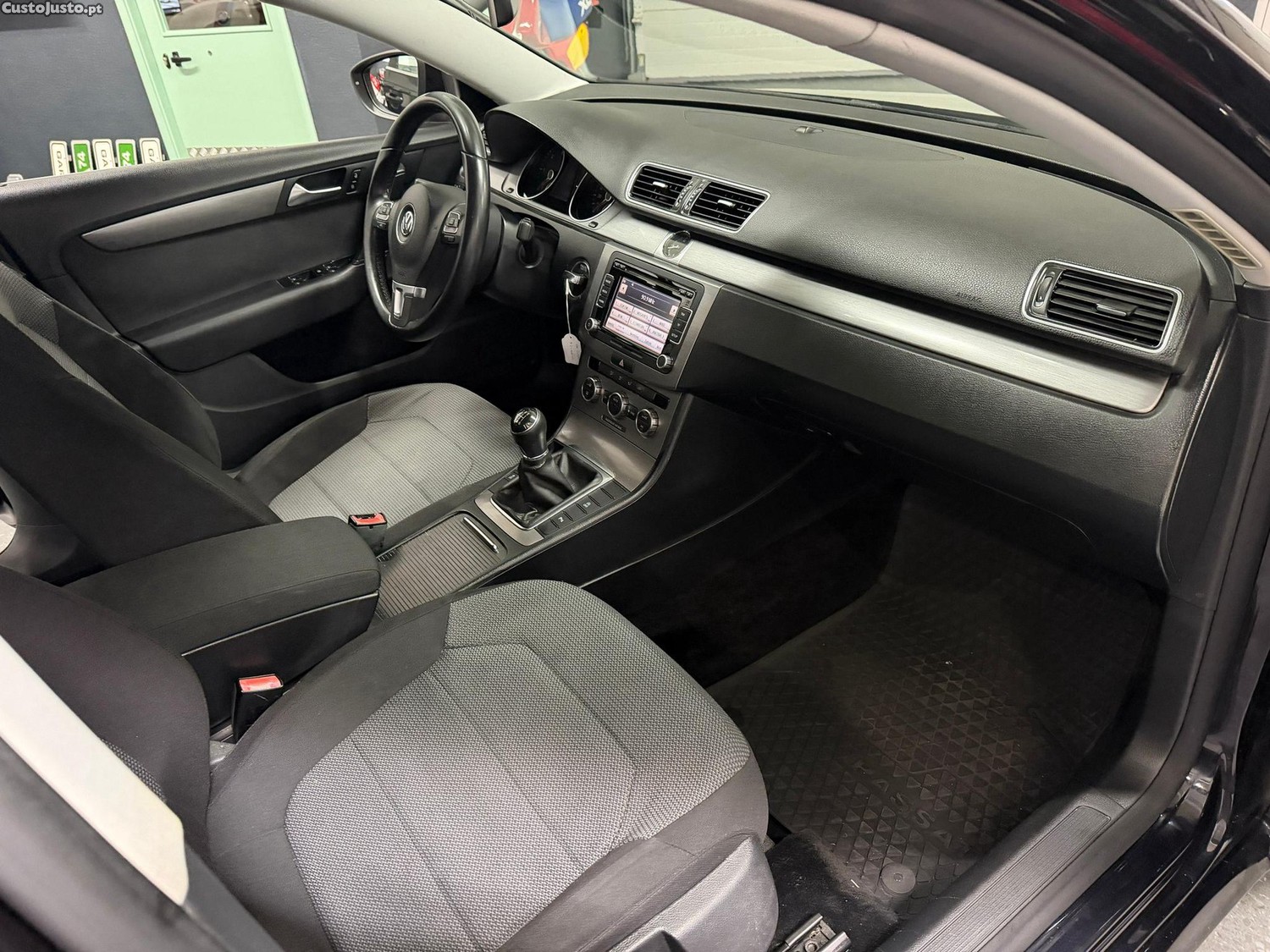 Volkswagen Passat 1.6 TDI Confortline — fotografia 5