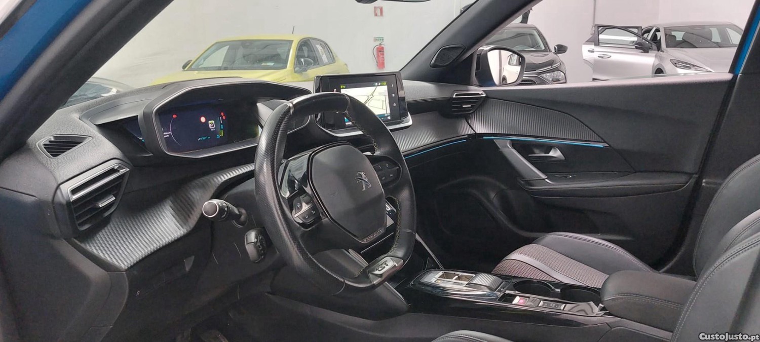 Peugeot e-2008 50 kWh GT — fotografia 8