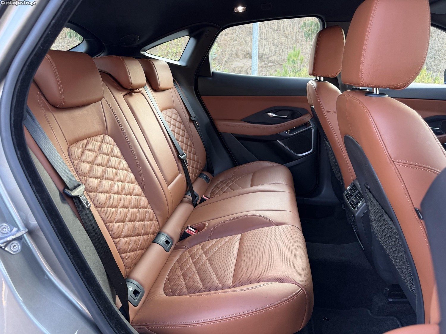 Jaguar E-Pace P250 AWD 56mil kms Nacional — fotografia 3