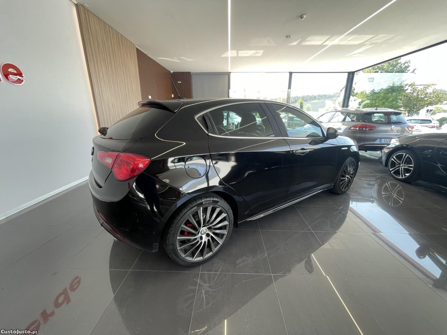 Alfa Romeo Giulietta 2.0 JTDm Exclusive J18 — photo 5